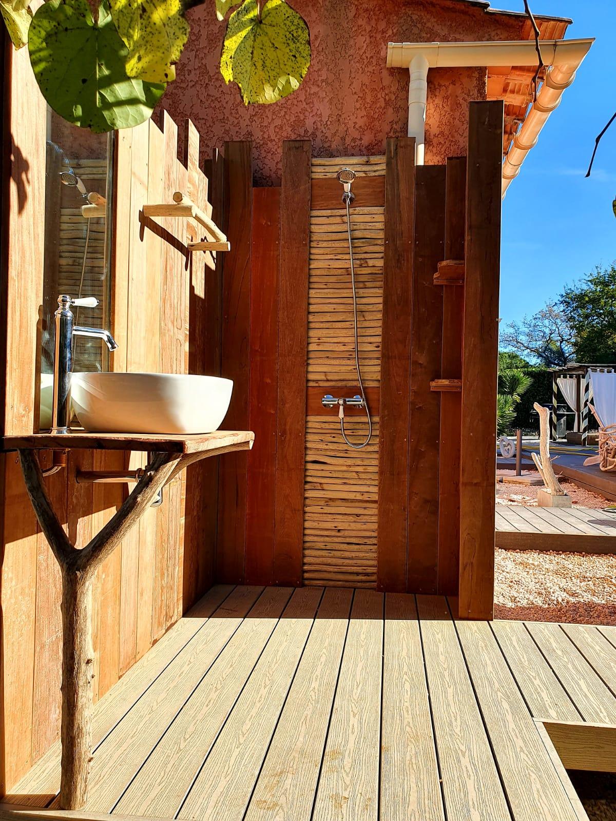 Salle de bain extérieur